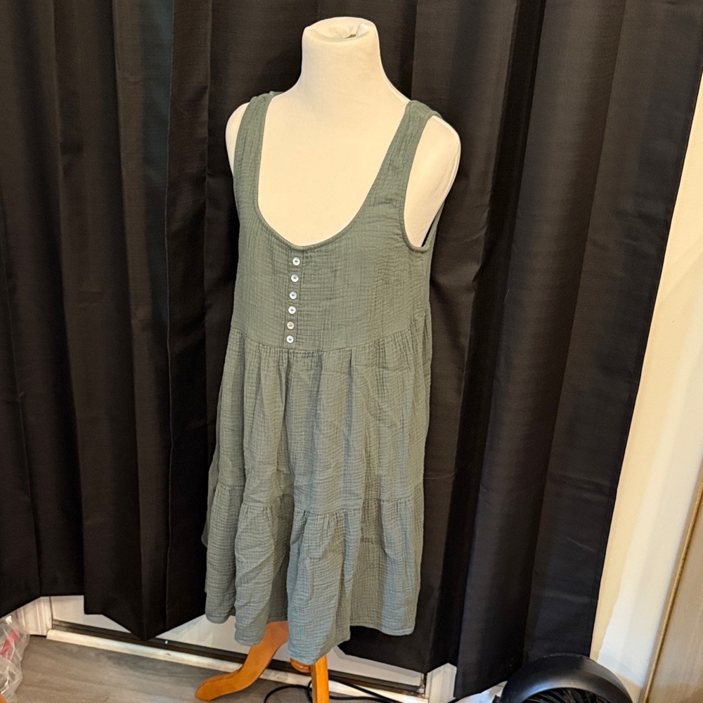 Sleeveless Green Tiered Dress